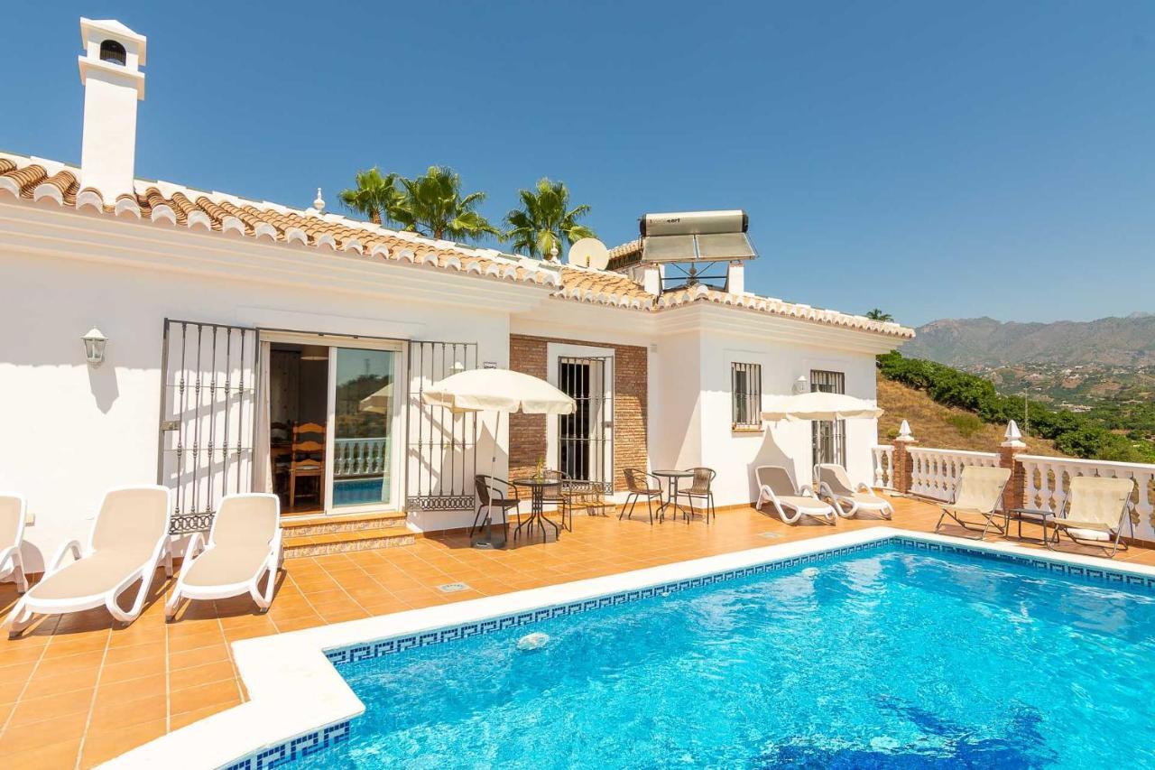 Villa Andalucia: Cerca De Todo, Intimidad Y Espacio Nerja Exterior photo